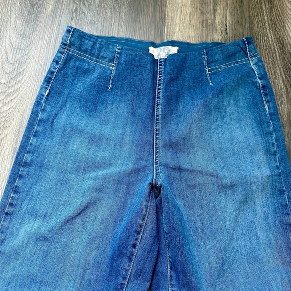 We The Free High Rise Flare Jeans Raw Hem Blue Denim Size 29 - Picture 4 of 8